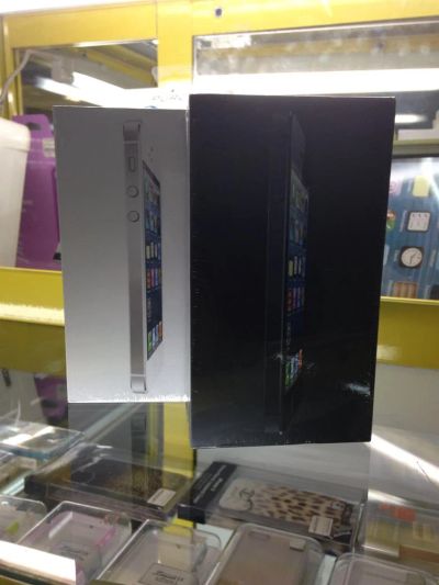 Лот: 3241990. Фото: 1. Apple iPhone 5 16Gb black. Смартфоны
