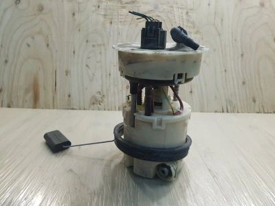 Лот: 18535222. Фото: 1. Насос топливный Mazda Demio DE3AS... Топливная система