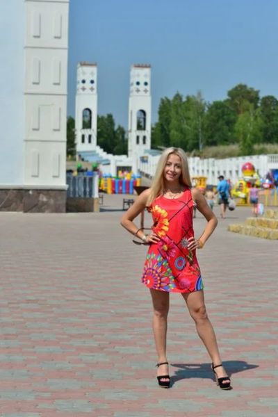 Лот: 7782699. Фото: 1. Платье яркое. Платья