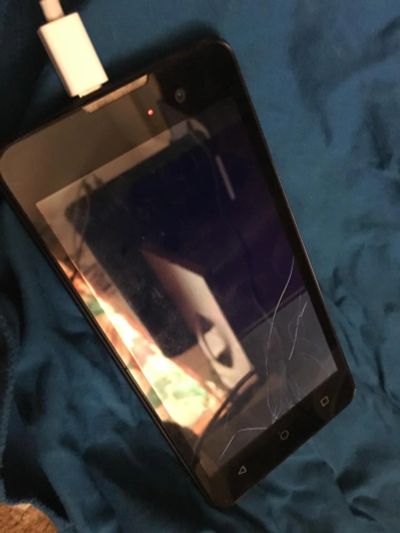 Лот: 9739983. Фото: 1. micromax q334. Смартфоны