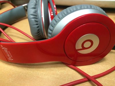 Лот: 4837464. Фото: 1. Продам наушники Beats Solo HD. Наушники, гарнитуры