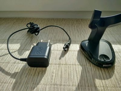 Лот: 11130472. Фото: 1. Philips зарядное устройство для... Зарядные устройства, блоки питания для бытовой техники