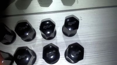 Лот: 5612567. Фото: 1. Гайки TPI с секретками черные... Другое (шины, диски)