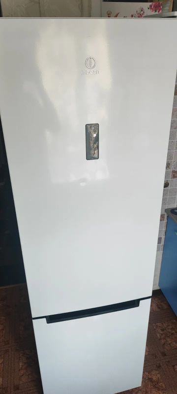 Лот: 20334013. Фото: 1. Холодильник Indesit DF 5200 W... Холодильники, морозильные камеры