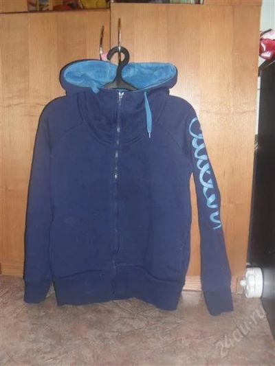 Лот: 2597705. Фото: 1. Кофта на замке. Другое (женская одежда)
