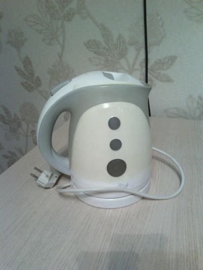 Лот: 8736671. Фото: 1. Чайник Smile WK1105. Чайники, кофемашины, кулеры