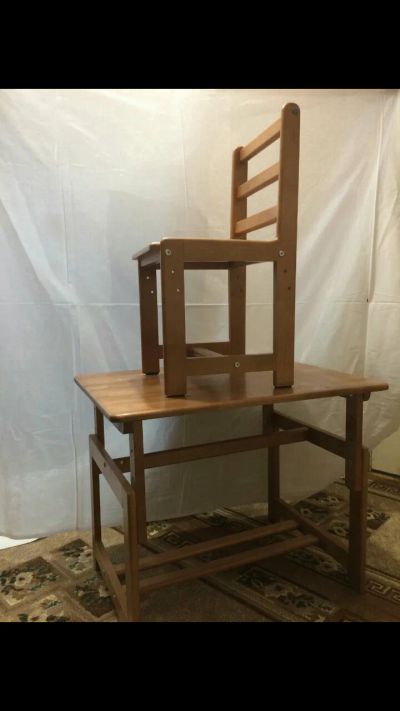 Лот: 22158659. Фото: 1. Стол и стул деревянный растущий... Столики, стулья, парты
