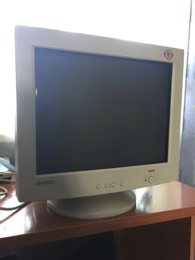 Лот: 11017697. Фото: 1. Продам Монитор Samsung Samtron... ЭЛТ-мониторы