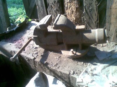 Лот: 3682842. Фото: 1. Большие Тиски. Ручной инструмент