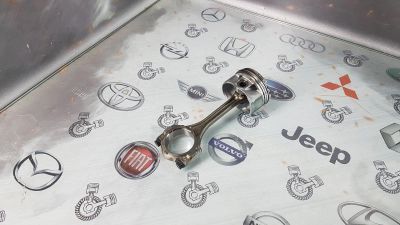 Лот: 23583987. Фото: 1. Шатун Toyota Sienta 2NR-FKE 13201-49115. Двигатель и элементы двигателя