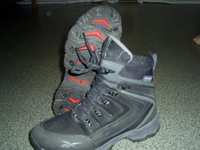 Лот: 1414745. Фото: 1. зимние кроссовки Reebok 39,5 размер. Кеды, кроссовки, слипоны