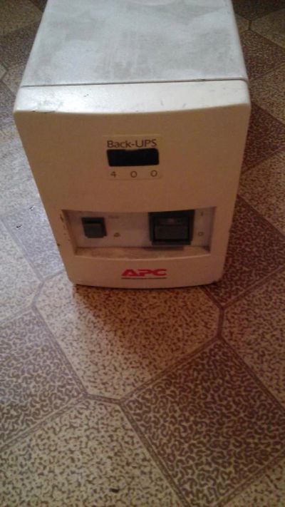 Лот: 5246643. Фото: 1. бесперебойник APC Back Ups 400. ИБП, аккумуляторы для ИБП