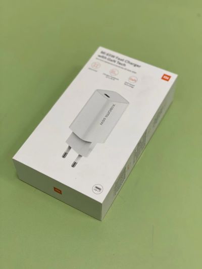 Лот: 18047457. Фото: 1. Сетевое зарядное устройство Xiaomi... Зарядные устройства, блоки питания, адаптеры сетевые для смартфонов