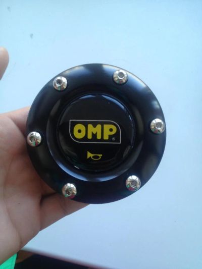 Лот: 4139047. Фото: 1. Кнопка на руль OMP. Салон