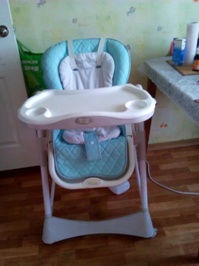 Лот: 3882519. Фото: 1. Стульчик для кормления happy baby... Стульчики для кормления