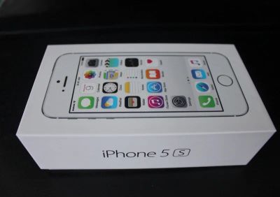 Лот: 11007908. Фото: 1. IPhone 5s silver 16Gb. Смартфоны