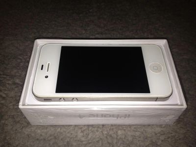 Лот: 3348229. Фото: 1. Apple iphone 4 32gb white (белый... Смартфоны