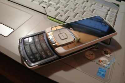 Лот: 654475. Фото: 1. samsung F330 идеальный подарок... Кнопочные мобильные телефоны