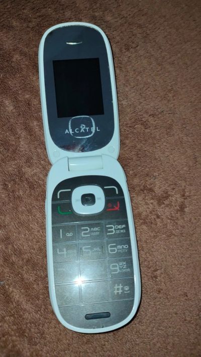 Лот: 17212727. Фото: 1. Раскладушка Alcatel OneTouch 665. Кнопочные мобильные телефоны