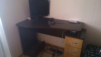 Лот: 3833568. Фото: 1. Продам компьютерный стол... Компьютерные и письменные столы