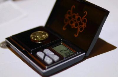 Лот: 3277008. Фото: 1. Весы ювелирные карманные LCD 100... Контрольно-измерительное оборудование