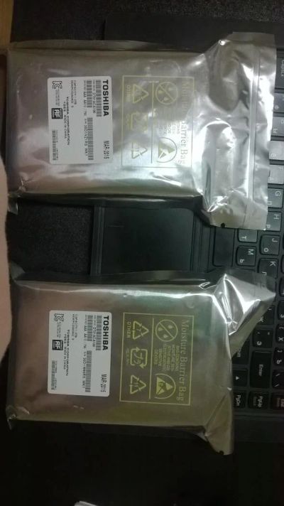 Лот: 6113341. Фото: 1. 2 новых диска Toshiba 1Gb DT01ACA100... Жёсткие диски (HDD)
