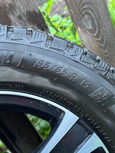Лот: 24413491. Фото: 1. Колеса Michelin x ice Nord 4 195... Шины