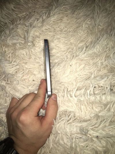 Лот: 11174204. Фото: 1. iPhone se 32gb. Смартфоны