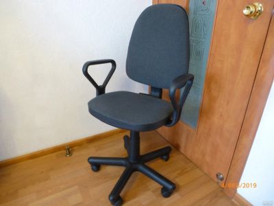Лот: 13137521. Фото: 1. Кресло офисное серое. Стулья и кресла офисные