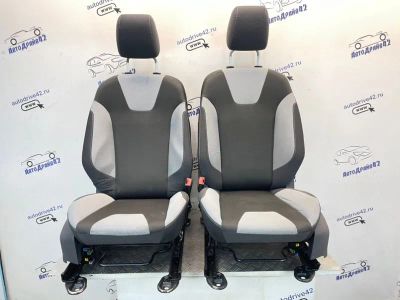 Лот: 25366480. Фото: 1. сидения Ford Focus CB8. Двигатель и элементы двигателя