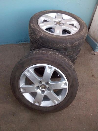 Лот: 5415627. Фото: 1. Литые диски на Toyota R-16 с летней... Шины на дисках