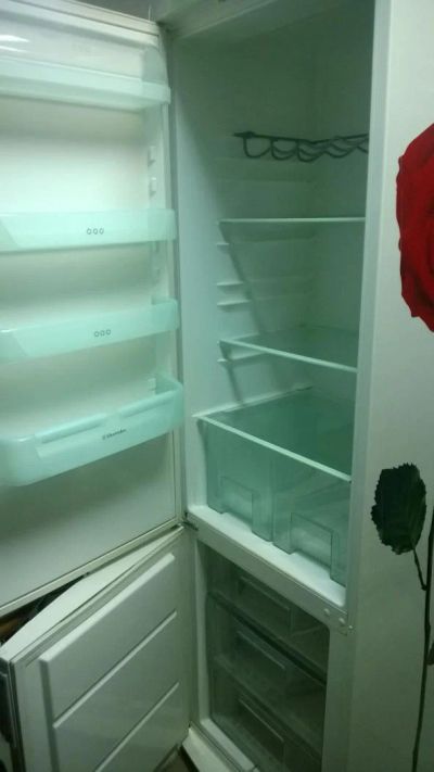 Лот: 8106610. Фото: 1. холодильник Электролюкс высокий. Холодильники, морозильные камеры