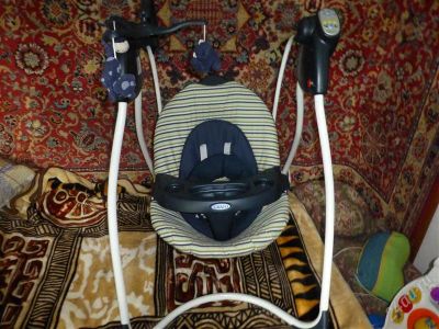 Лот: 2780593. Фото: 1. электронные качели graco с адаптером... Ходунки, прыгунки, качели