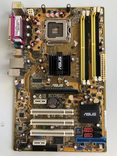 Лот: 19169319. Фото: 1. MB ASUS P5LD2 SE rev.2.04G (i945P... Материнские платы