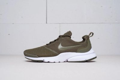 Лот: 11260131. Фото: 1. Кроссовки Nike Presto Fly артикул... Кеды, кроссовки, слипоны