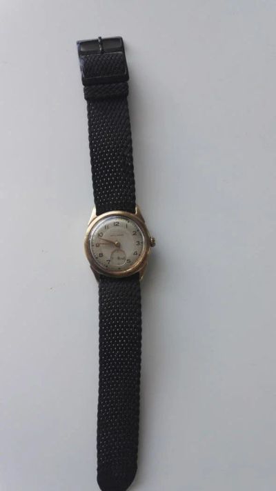 Лот: 9689805. Фото: 1. Часы мужские старинные швейцарские... Оригинальные наручные часы