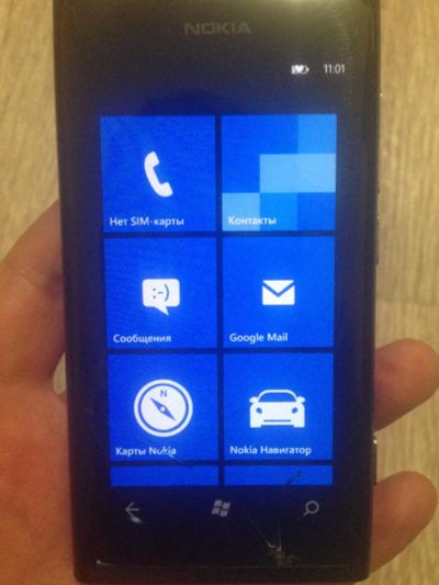 Лот: 9984499. Фото: 1. Nokia Lumia 800. Кнопочные мобильные телефоны