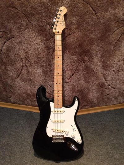 Лот: 10075867. Фото: 1. Электрогитара Fender Stratocaster... Гитары