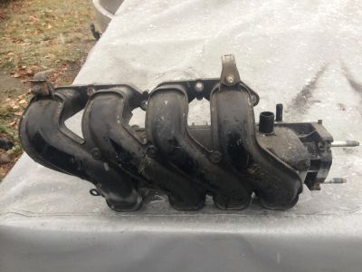 Лот: 14835634. Фото: 1. Впускной коллектор на toyota. Двигатель и элементы двигателя