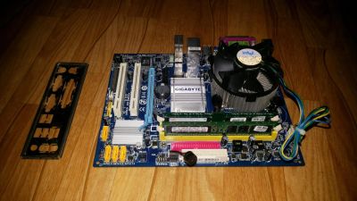 Лот: 6256196. Фото: 1. Комплект, материнская плата Gigabyte... Материнские платы