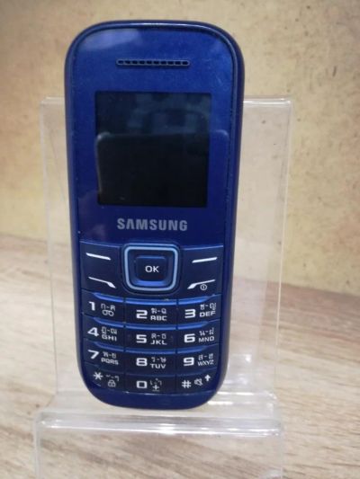 Лот: 11254591. Фото: 1. Сотовый телефон Samsung GT-E1200t... Кнопочные мобильные телефоны
