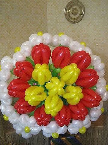 Лот: 7054832. Фото: 1. Тюльпаны с ромашками из шариков. Воздушные шары