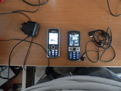Лот: 1955700. Фото: 1. nokia 2700 vs samsung GT- c 3011. Кнопочные мобильные телефоны