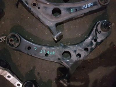 Лот: 20899986. Фото: 1. Рычаг подвески нижний Toyota Noah... Ходовая, подвеска, рулевое управление