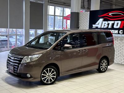 Лот: 20024496. Фото: 1. Toyota Noah, III (R80) 1.8hyb... Автомобили