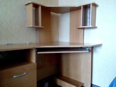 Лот: 7096354. Фото: 1. Стол компьютерный. Компьютерные и письменные столы