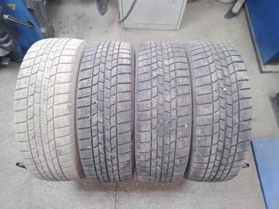 Лот: 25337773. Фото: 1. 4шт 205-60-16 Goodyear Ice Navi... Шины