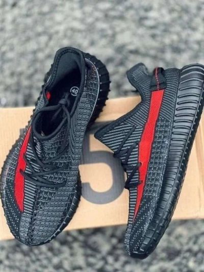 Лот: 20712689. Фото: 1. Кроссовки Adidas Yeezy Boost 350... Кеды, кроссовки, слипоны