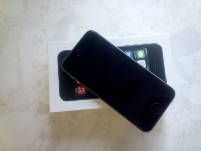 Лот: 6140857. Фото: 1. Iphone 5S 16GB Space gray. Читаем... Смартфоны