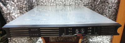Лот: 15482155. Фото: 1. APC Smart-UPS 1000 в стойку (SUA1000RMI1U... ИБП, аккумуляторы для ИБП